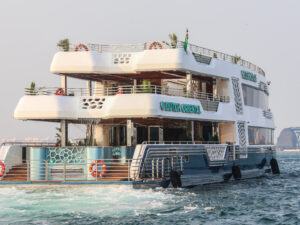 שייט בספינת רוז רויאל מגה יאכטה - אבו דאבי